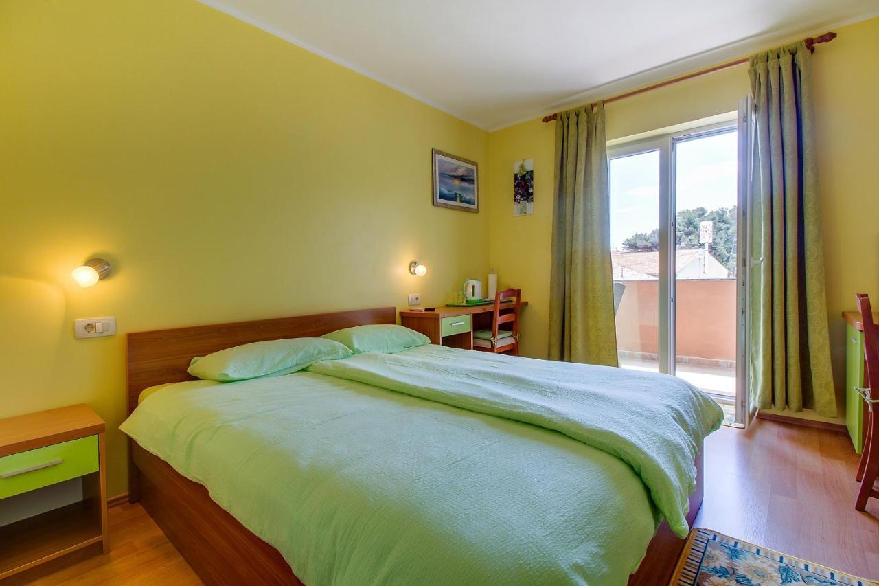 Apartments And Rooms By The Sea Nerezine, Losinj - 11815 エクステリア 写真