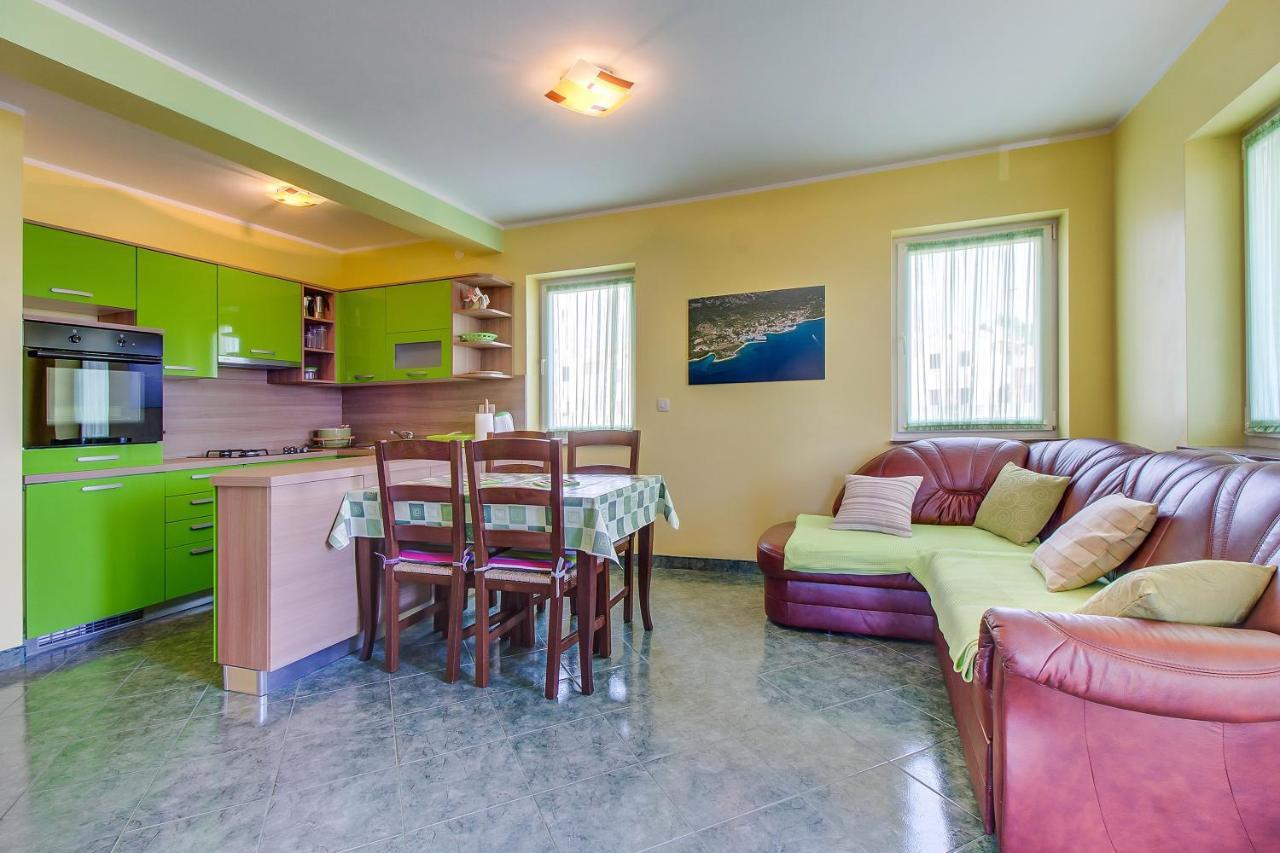 Apartments And Rooms By The Sea Nerezine, Losinj - 11815 エクステリア 写真
