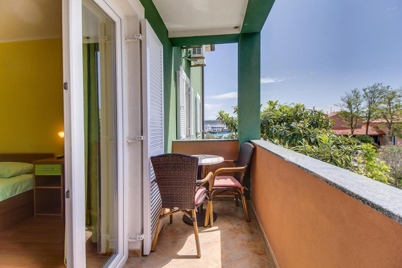 Apartments And Rooms By The Sea Nerezine, Losinj - 11815 エクステリア 写真
